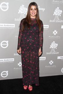 Shiri Appleby feet photo thumbnail