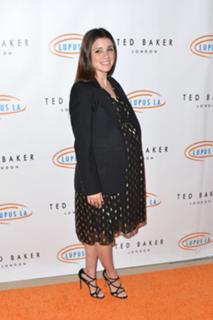 Shiri Appleby feet photo thumbnail