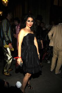 Shiri Appleby feet photo thumbnail