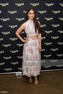 Shiri Appleby feet photo thumbnail