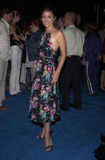 Shiri Appleby feet photo thumbnail