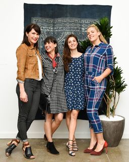 Shiri Appleby feet photo thumbnail