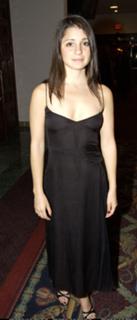 Shiri Appleby feet photo thumbnail