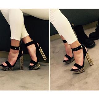 Shirin David feet photo thumbnail