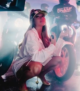 Shirin David feet photo thumbnail