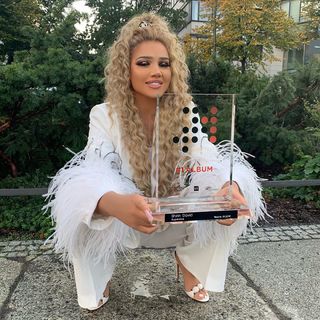 Shirin David feet photo thumbnail