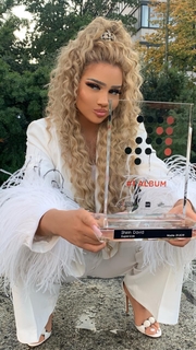 Shirin David feet photo thumbnail
