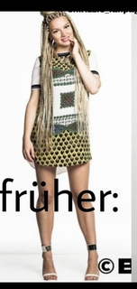 Shirin David feet photo thumbnail