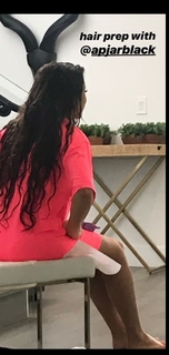 Shirin David feet photo thumbnail