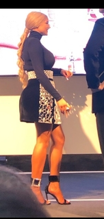 Shirin David feet photo thumbnail