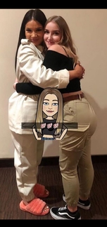 Shirin David feet photo thumbnail