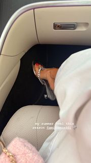 Shirin David feet photo thumbnail