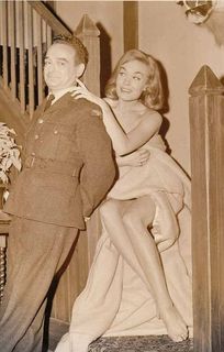 Shirley Eaton feet photo 15