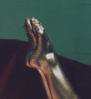 Shirley Eaton feet photo 3