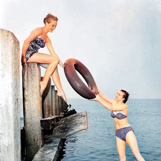 Shirley Eaton feet photo 2