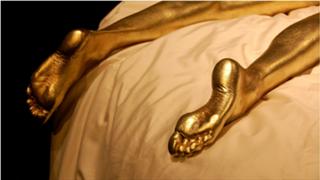Shirley Eaton feet photo 20