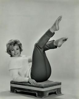 Shirley Jones feet photo thumbnail