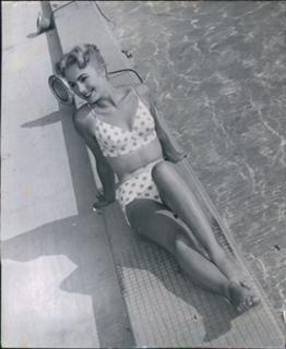 Shirley Jones feet photo thumbnail