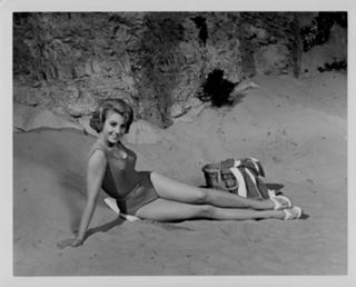 Shirley Jones feet photo thumbnail