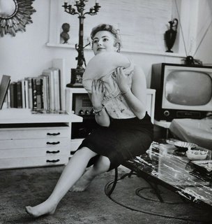 Shirley Jones feet photo thumbnail