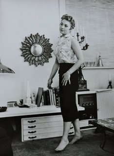 Shirley Jones feet photo thumbnail