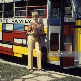 Shirley Jones feet photo thumbnail