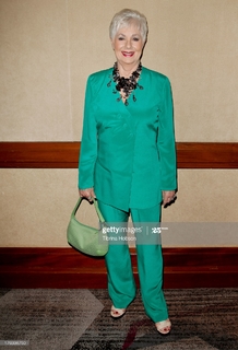 Shirley Jones feet photo thumbnail