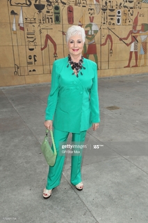 Shirley Jones feet photo thumbnail