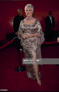 Shirley Jones feet photo thumbnail