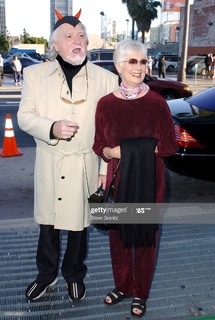 Shirley Jones feet photo thumbnail