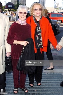 Shirley Jones feet photo thumbnail