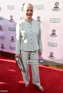 Shirley Jones feet photo thumbnail