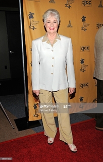 Shirley Jones feet photo thumbnail
