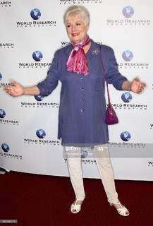 Shirley Jones feet photo thumbnail