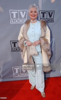 Shirley Jones feet photo thumbnail