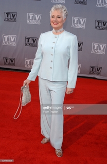 Shirley Jones feet photo thumbnail