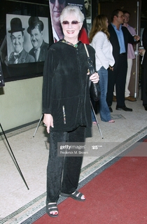 Shirley Jones feet photo thumbnail