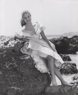 Shirley Jones feet photo thumbnail