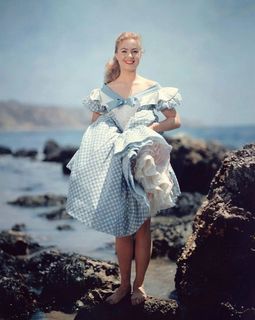 Shirley Jones feet photo thumbnail