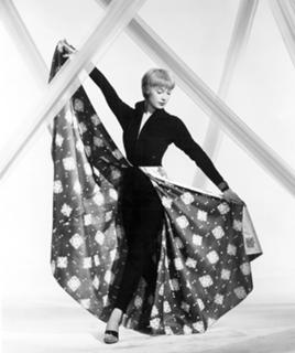 Shirley MacLaine feet photo thumbnail