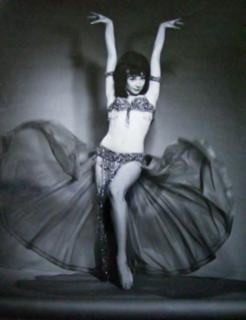 Shirley MacLaine feet photo thumbnail