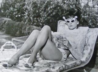 Shirley MacLaine feet photo thumbnail