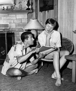 Shirley MacLaine feet photo thumbnail