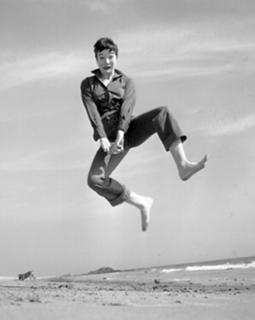 Shirley MacLaine feet photo thumbnail