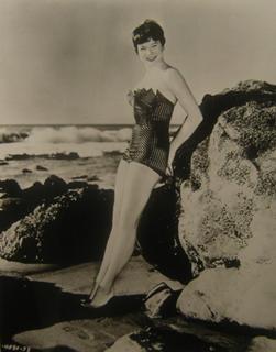 Shirley MacLaine feet photo thumbnail