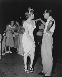 Shirley MacLaine feet photo thumbnail