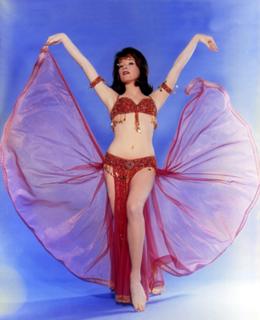 Shirley MacLaine feet photo thumbnail
