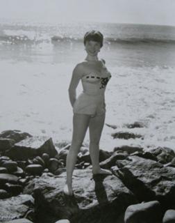 Shirley MacLaine feet photo thumbnail