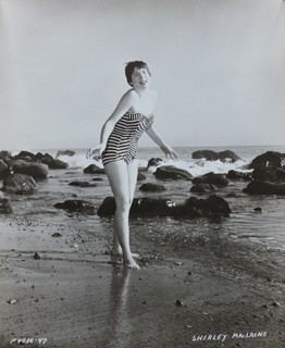 Shirley MacLaine feet photo thumbnail