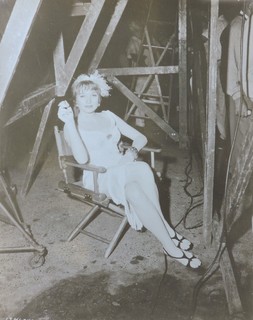 Shirley MacLaine feet photo thumbnail